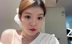 校花奶大水多好爽好爽